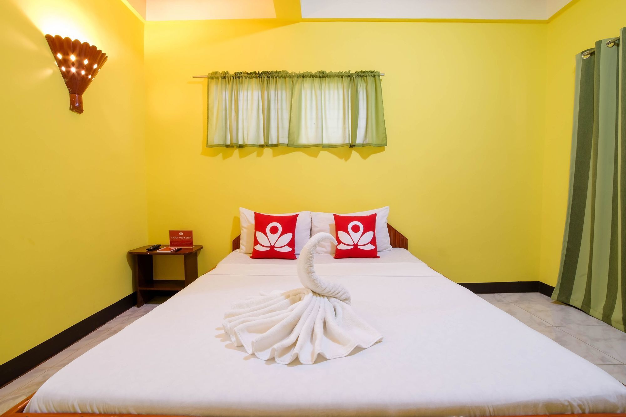 Zen Rooms White Beach Puerto Galera Bagian luar foto