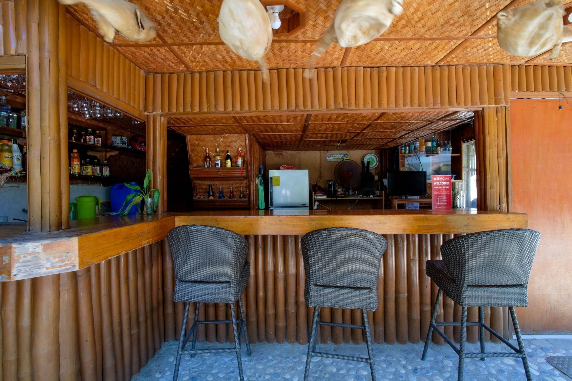 Zen Rooms White Beach Puerto Galera Bagian luar foto
